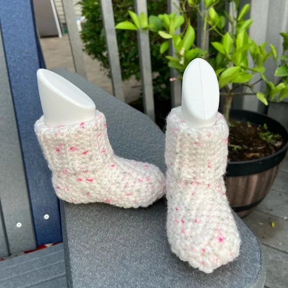 Newborn Crushed Raspberry Baby Booties - Picture 4 of 9